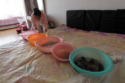 汝阳楼上漏水，住户失联，小区没物管，业主维权难！律师来支招……